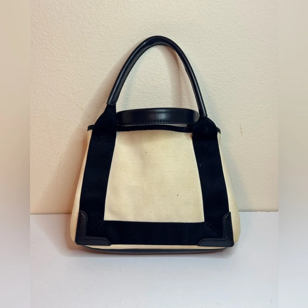Balenciaga black cream